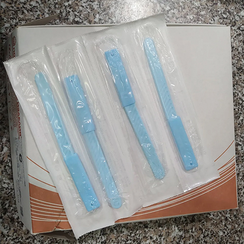 Скальпель с пластмасовой ручкой р-р 15 стер. 